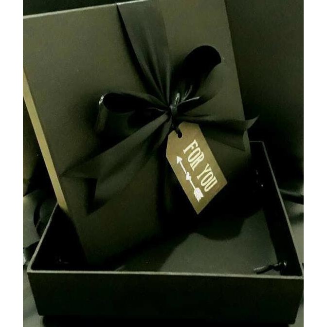 

Kotak Kado. Giftbox. Free Pita. Free Gift Tag.