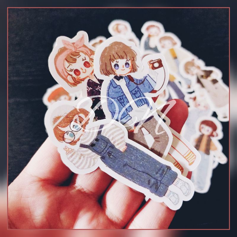 

isi 17 pcs stiker kertas OOTD girl chibi sticker glossy karakter girl cute random