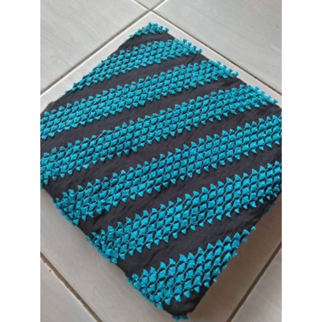 Kain tenun sutra bulu