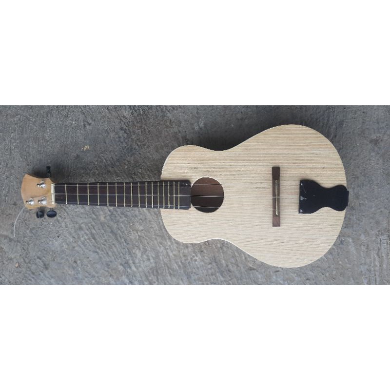 Ukulele bobok senar 3 dan 4 murah