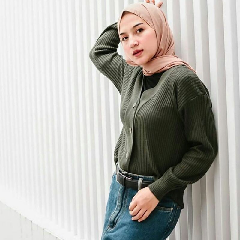 Cardi Crop Starda Button-2