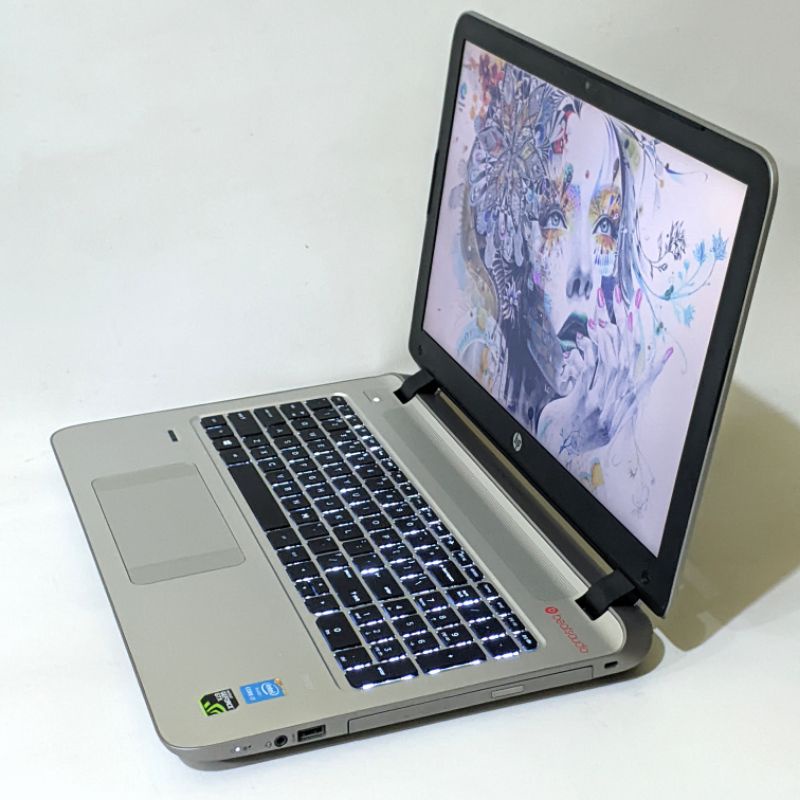 Laptop editing/rendering/design Hp Envy 15 - core i7 - ram 16gb Dual vga Nvidia GTX 850m