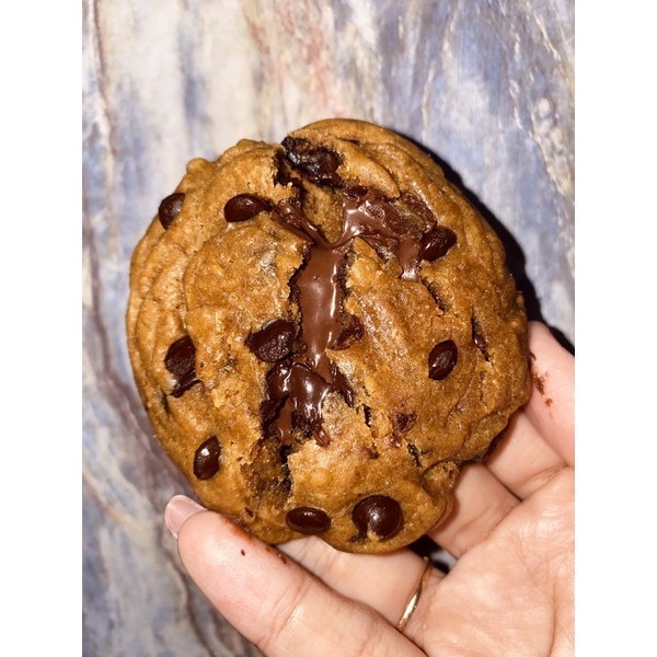 

SOFT BAKED CLASSIC COOKIES WITH NUTELLA