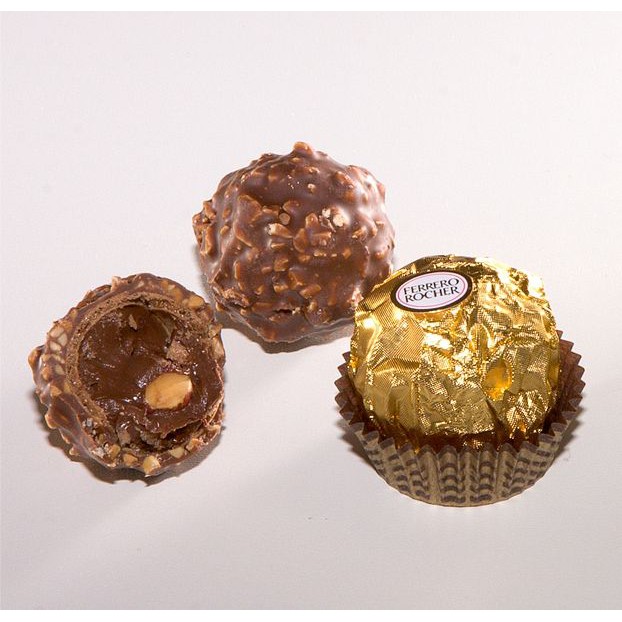 Ferrero Rocher Chocolate Gold 24pcs Coklat Bulat Emas Ferero Rocer isi 24 pcs Fererro Cokelat Kemasan Kotak Exclusive