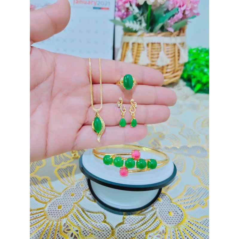 satu set giok kalung xuping