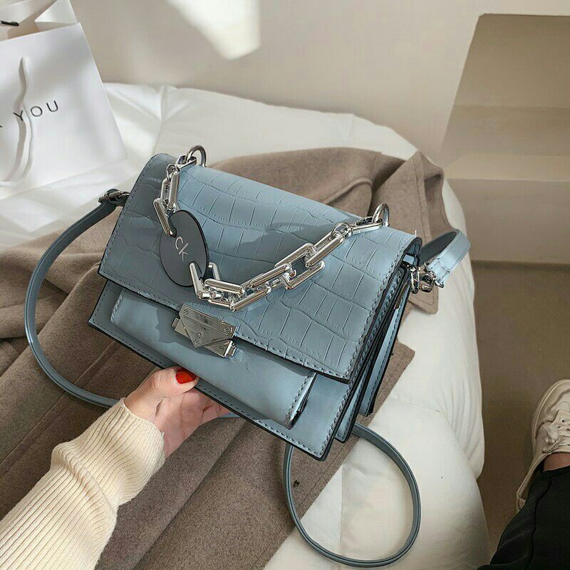 Tas Import Charles and Keith Selempang