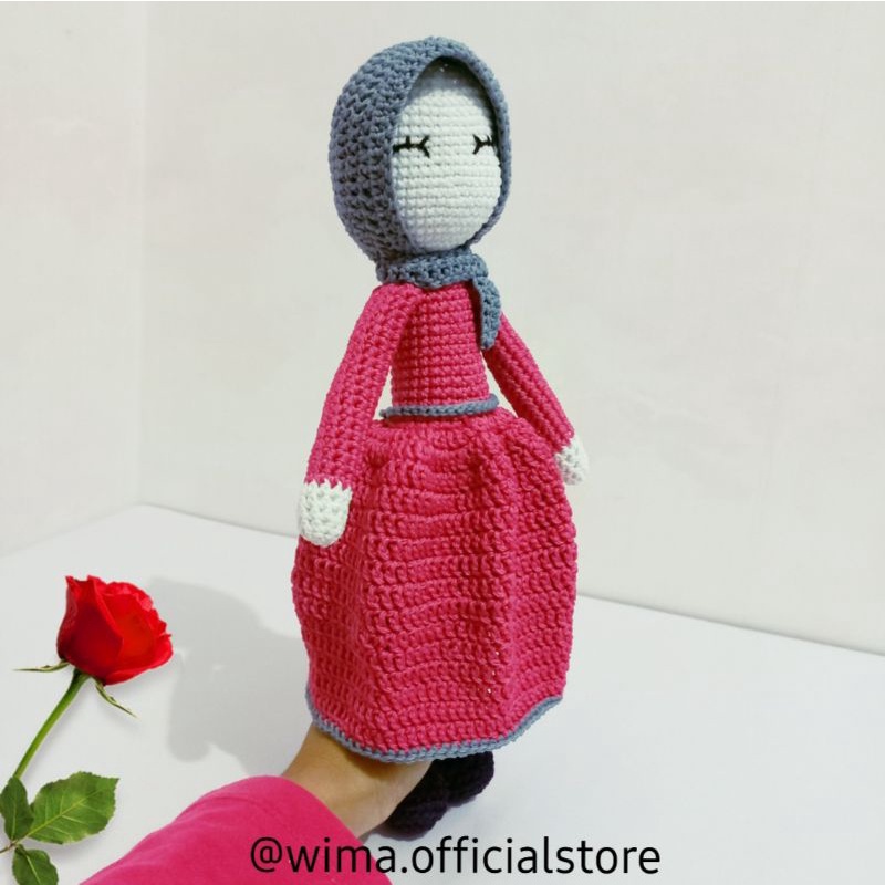 Boneka rajut amigurumi 33cm, boneka muslimah, boneka hijab