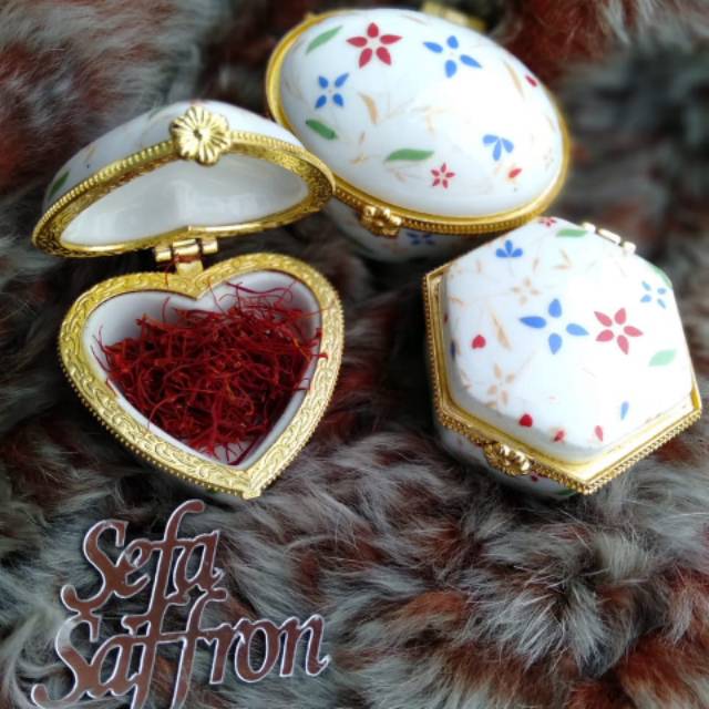 Red gold saffron