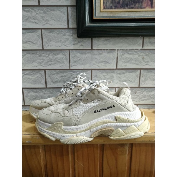 Sepatu Balenciaga Triple S Grey White Sneackers Size 42