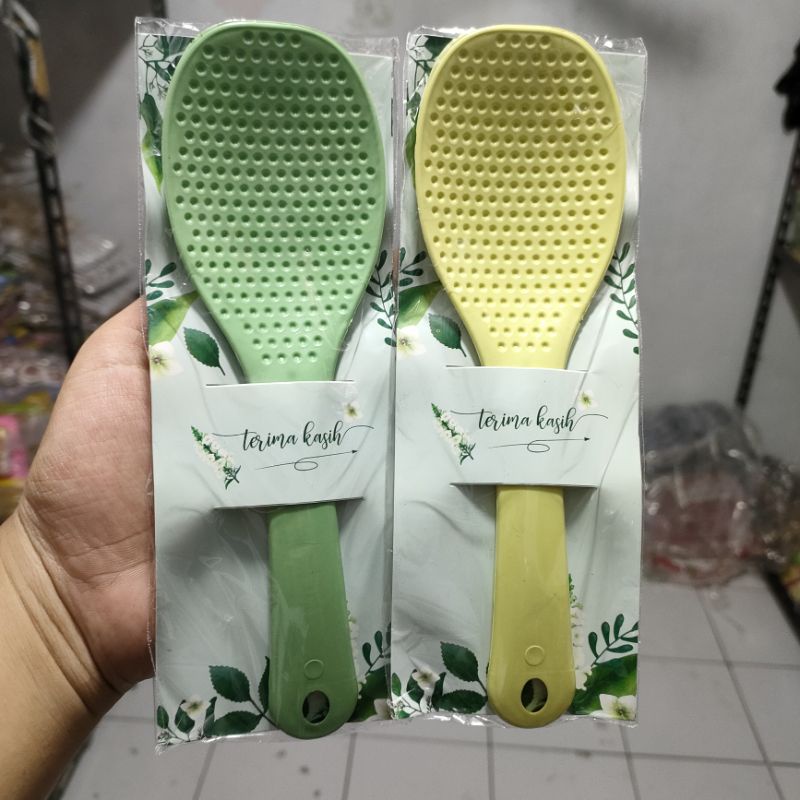 souvenir pernikahan centong kemas plastik alas kertas shaby souvenir pernikahan unik