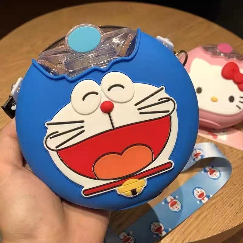 Botol Minum HELLO KITTY DORAEMON Portable Anak Bentuk Donat