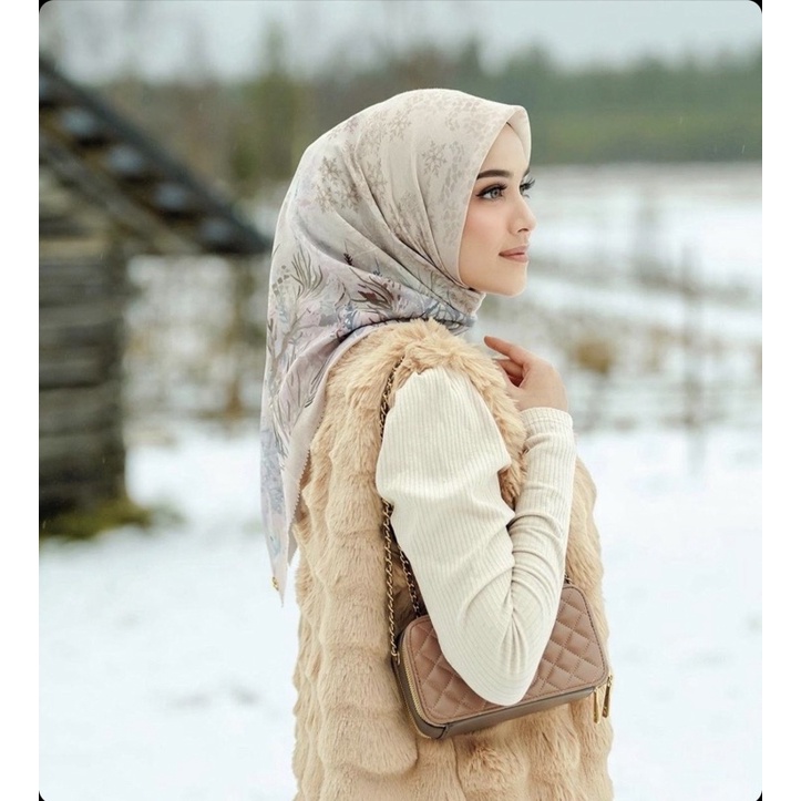 Buttonscarves x Disney