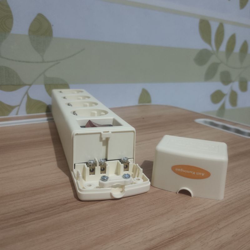 Stop kontak Saklar switch on/off Terminal listrik Lubang 4 asli kuningan murah berkualitas Bayar di Tempat