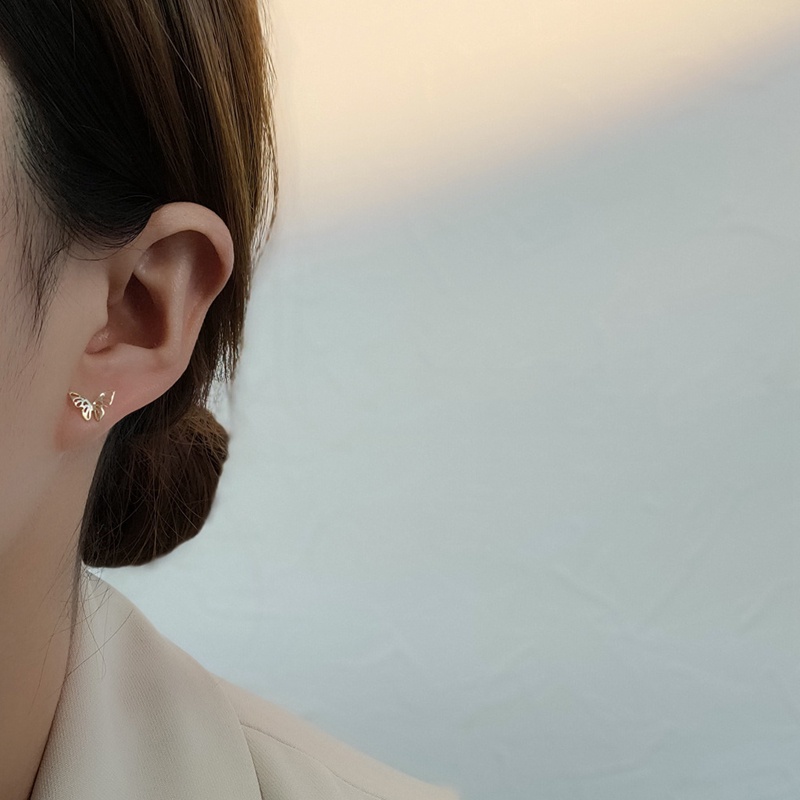 We Flower Anting Pejantan Kupu-Kupu Berongga Emas Halus Untuk Wanita Perempuan Hypoallergenic Lucu Earring Fashion Pakaian Sehari-Hari Perhiasan Telinga