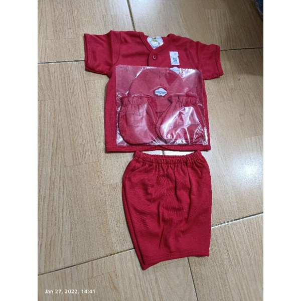 Stelan baju set warna merah Baby Lucky