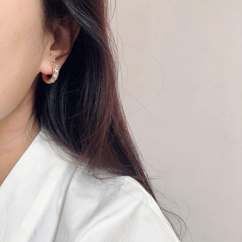 Anting Hoop Zircon Berlian Imitasi Warna Solid Gaya Korea Untuk Wanita