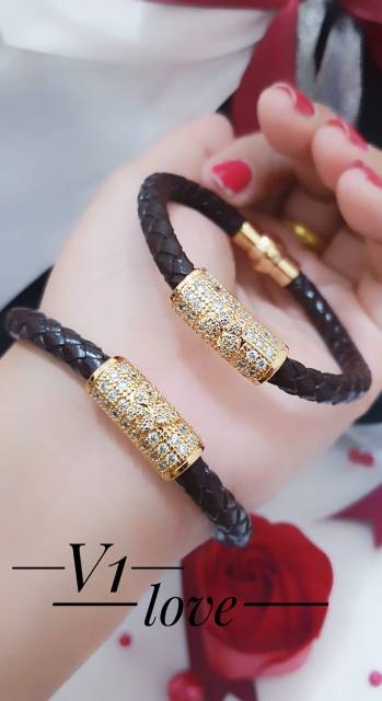 Gelang hitam kupu terlaris