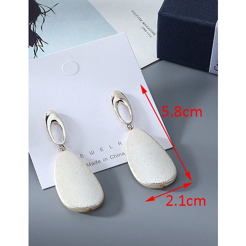 LRC Anting Tusuk Fashion White Pearl Geometric Hollow Alloy Stud Earrings Y63793