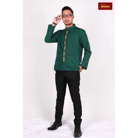 KOKO DANNIS || SARIMBIT ESMERALDA