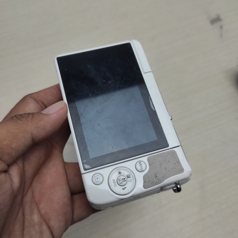 Canon Eos M10 mulus murah layar flip lipat m100 m3  mirorles kamera pemula-3