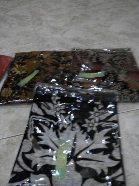 Kemeja Batik Pria Lengan Panjang Motif Strimint