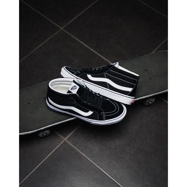 VANS SK8 MID REISSUE BLACK WHITE(RESMI PT.NAVYA INDONESIA)