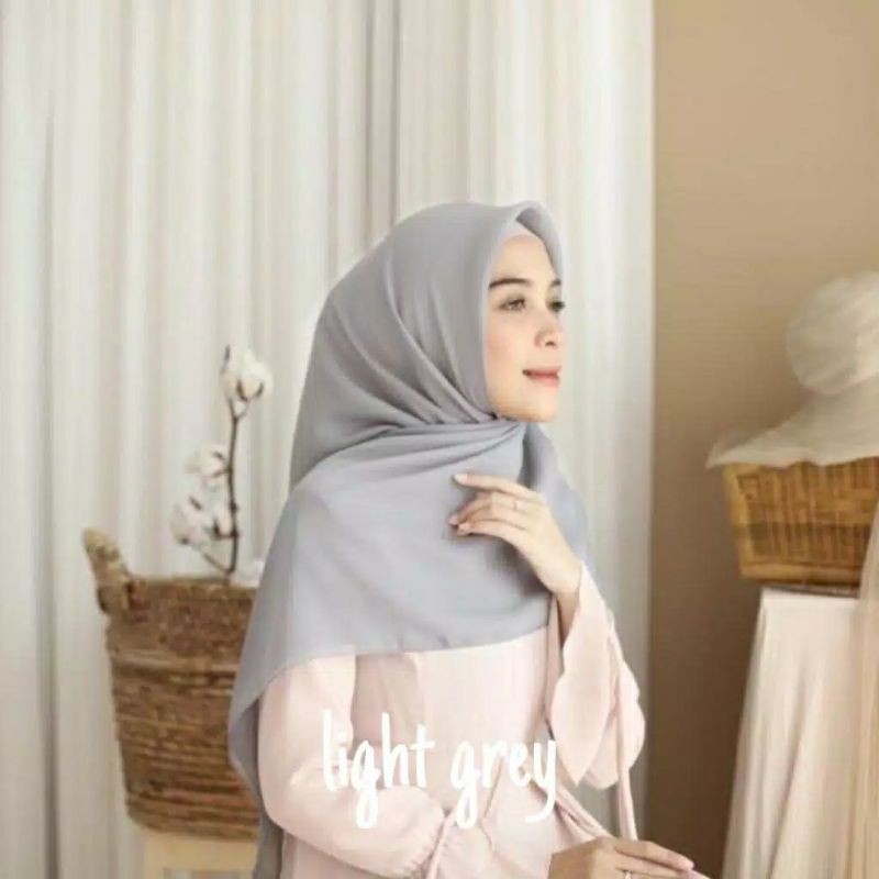 HIJAB SEGI EMPAT POLLYCOTTON PART 1-Silver