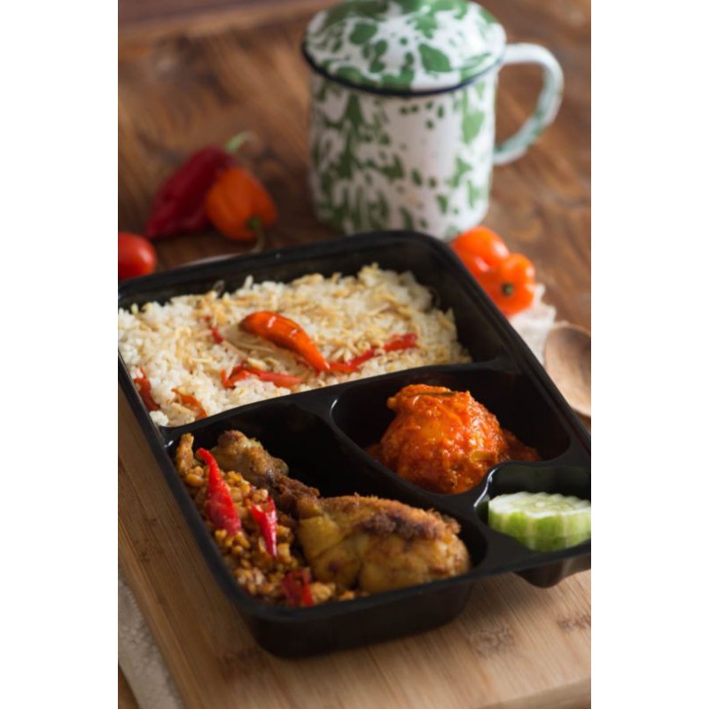 

nasi liwet teri medan (ayam goreng lengkuas, telur balado, tempe orek, timun)