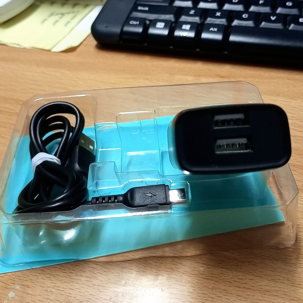 LOG - ON C31 Charger 2 Output 2.4A 12W Fast Charging Smart IC