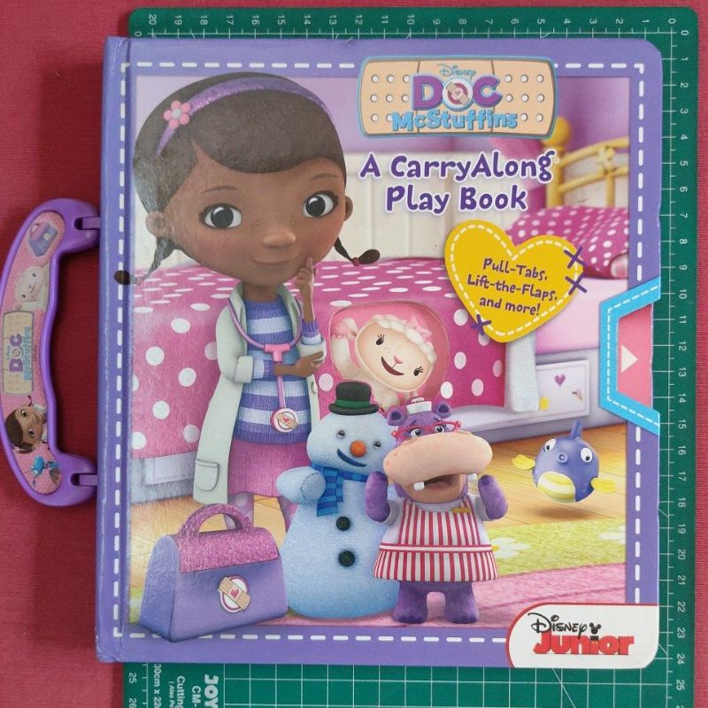 Doc Mcstuffins. A carry along play book