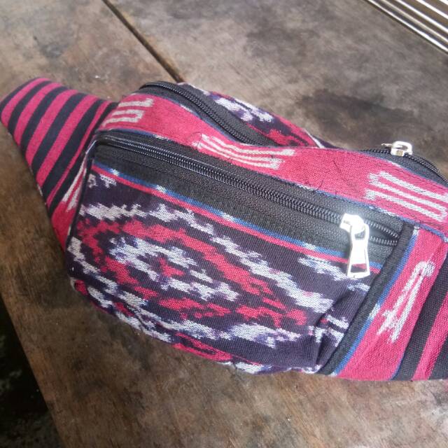 Tas pinggang kain tenun