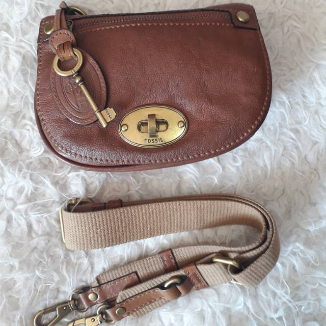Penjualan utk WAKAF AlQur-an seluruhnya. Fossil Emilia Crossbody