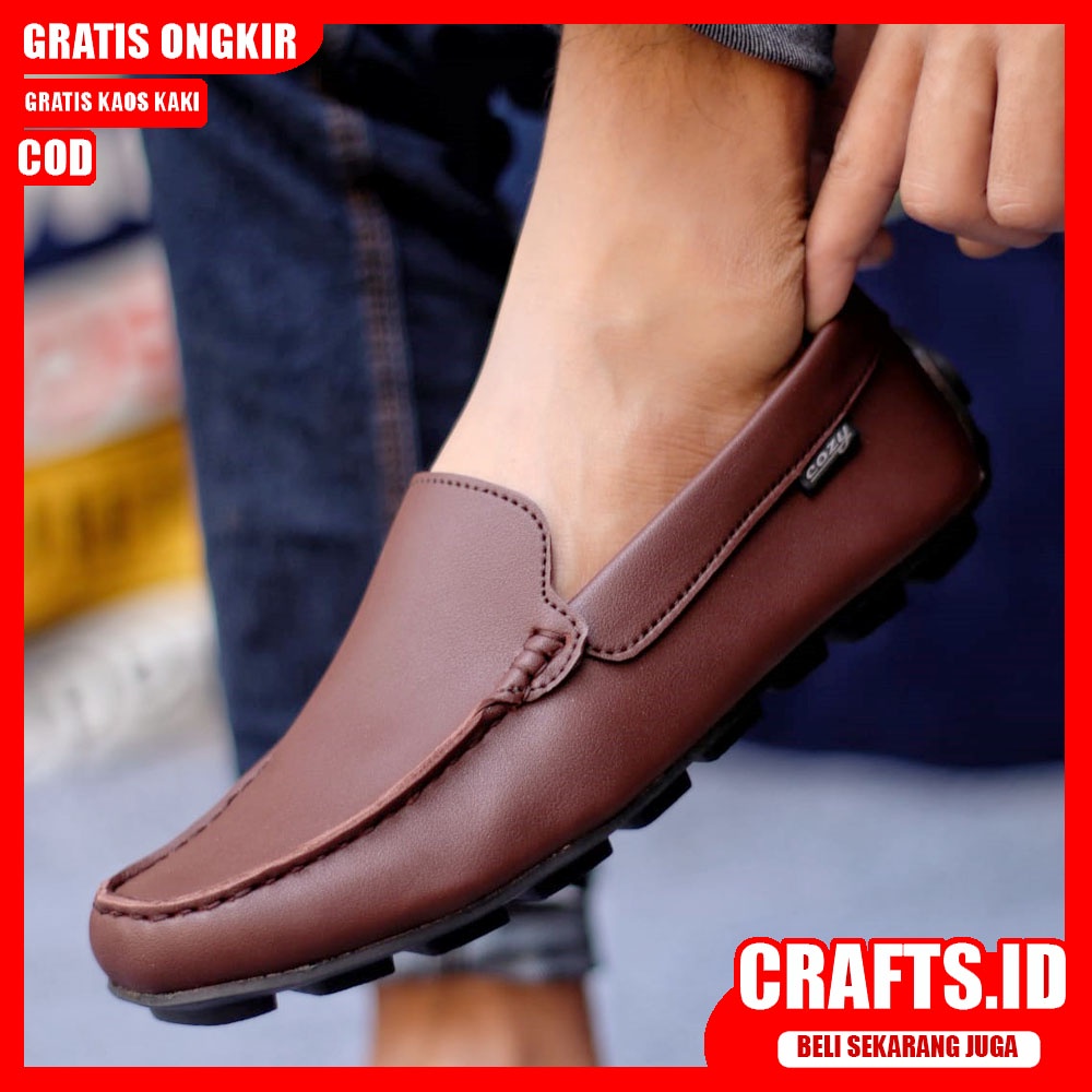 CRAFTS  Sepatu Pantofel Kerja Slip-On Hitam Pria