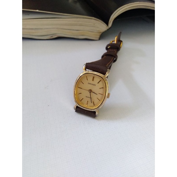 jj02379 jam tangan wanita orient quartz gold plated