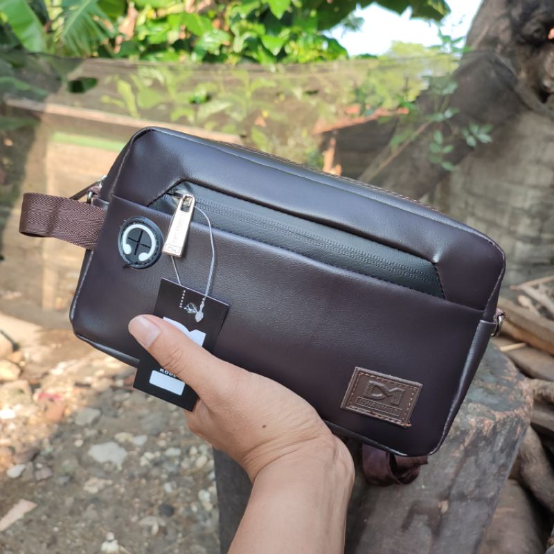 Hand Bag Pria Original DM30 | Dompet Tangan Kulit Sintetis Spesial Coklat | Coluth Best Model 2023