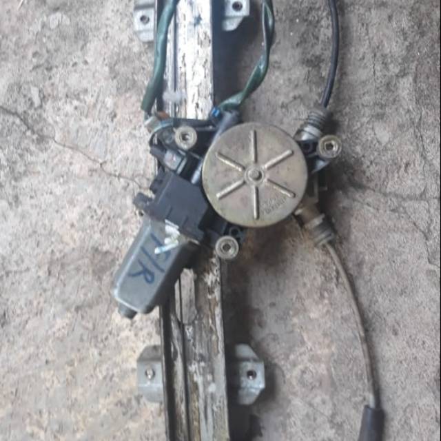 Regulator power window ferio kanan depan