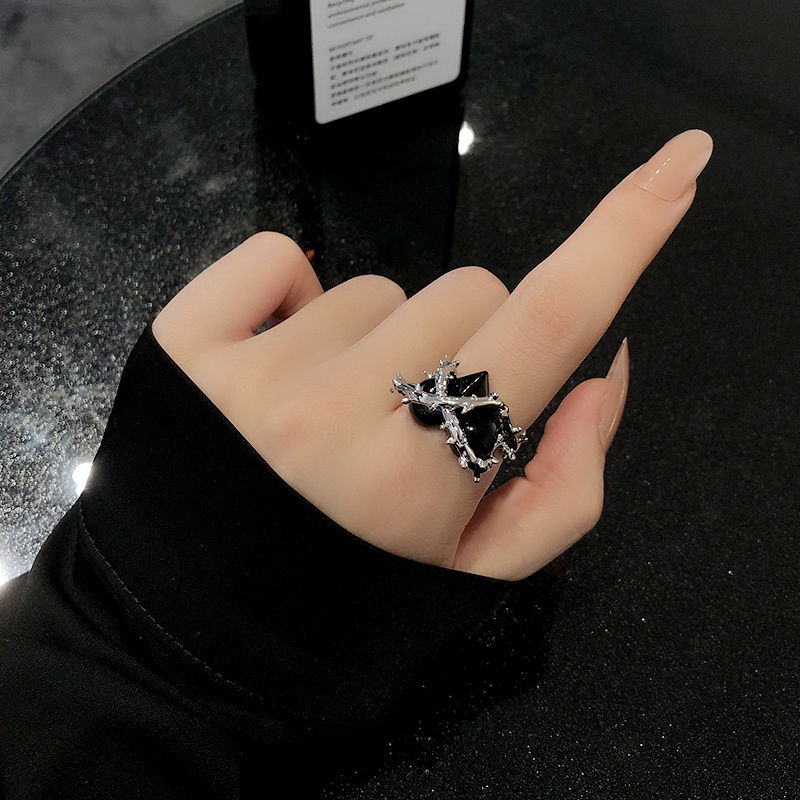 Cincin Jari Telunjuk Desain Hati Warna Hitam Gaya punk Eropa Amerika