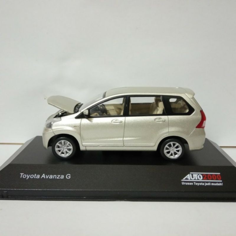 Diecast avanza G miniatur mobil toyota Auto 2000 paper box harga