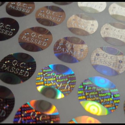 

TERLARIS!!! Stiker Hologram QC Pass Bulat Sedang Silver Diameter 1.5 cm