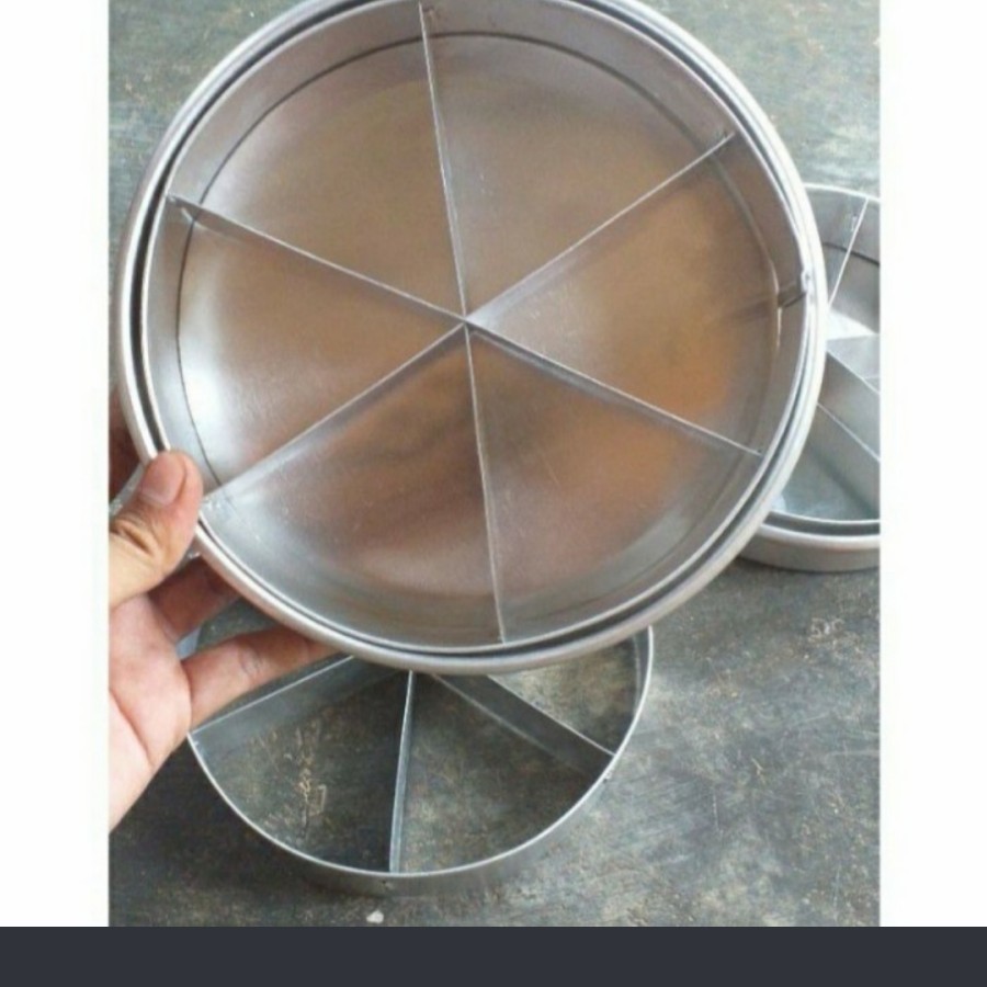 Loyang Cake Kue Sekat Bulat Aluminium 22cm 6 lubang Bongkar Pasang