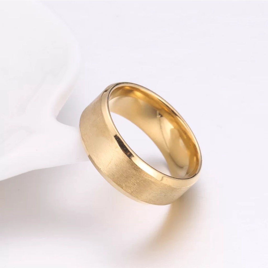 Cincin Unisex Model Poles Tepian Halus Tersedia Warna Gold dan Silver