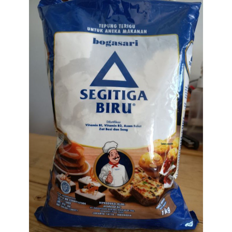 

Bogasari Segitiga Biru Tepung Terigu ( Protei Sedang ) 1 kg