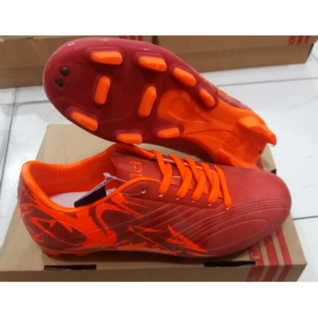 Sepatu bola calci