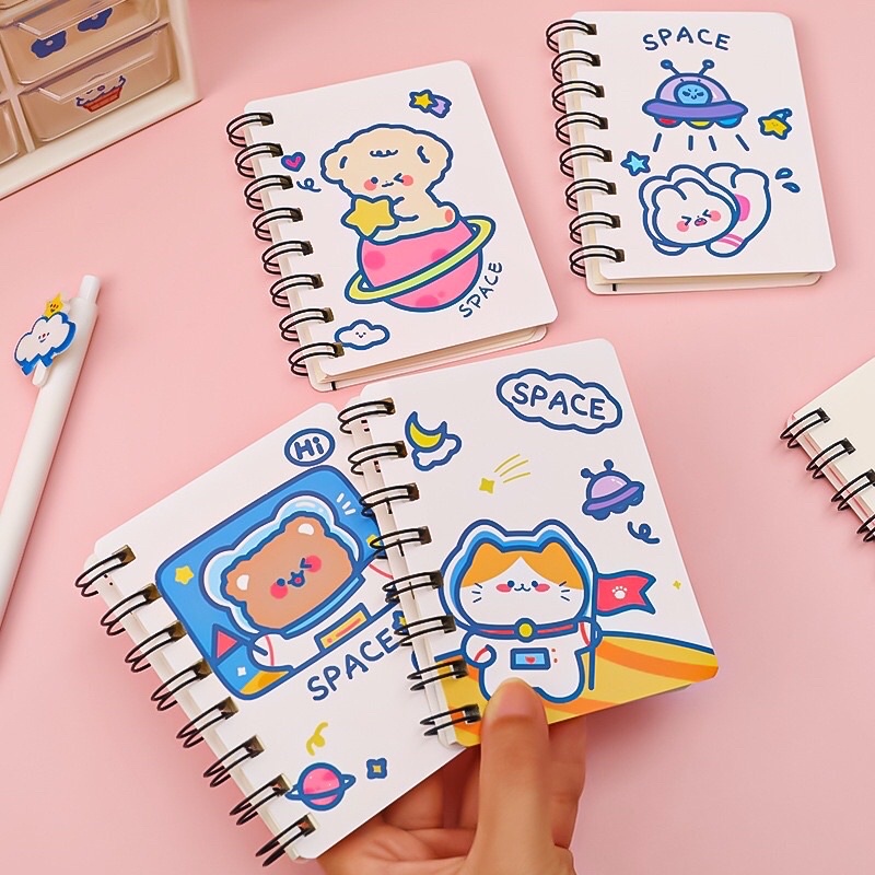 [MOTIF BISA PILIH PART 2] A7 MINI NOTEBOOK BUKU CATATAN POLOS TIDAK BERGARIS SKETCH BOOK GAMBAR DIARY KARAKTER KARTUN HEWAN LUCU DISUKAI ANAK GAYA ASTRONOT PLANET UNIK FANCY IMPOR VIRAL REMAJA KOREA AESTHETIC SCRAPBOOK BERUANG KELINCI ANJING WARNA PINK