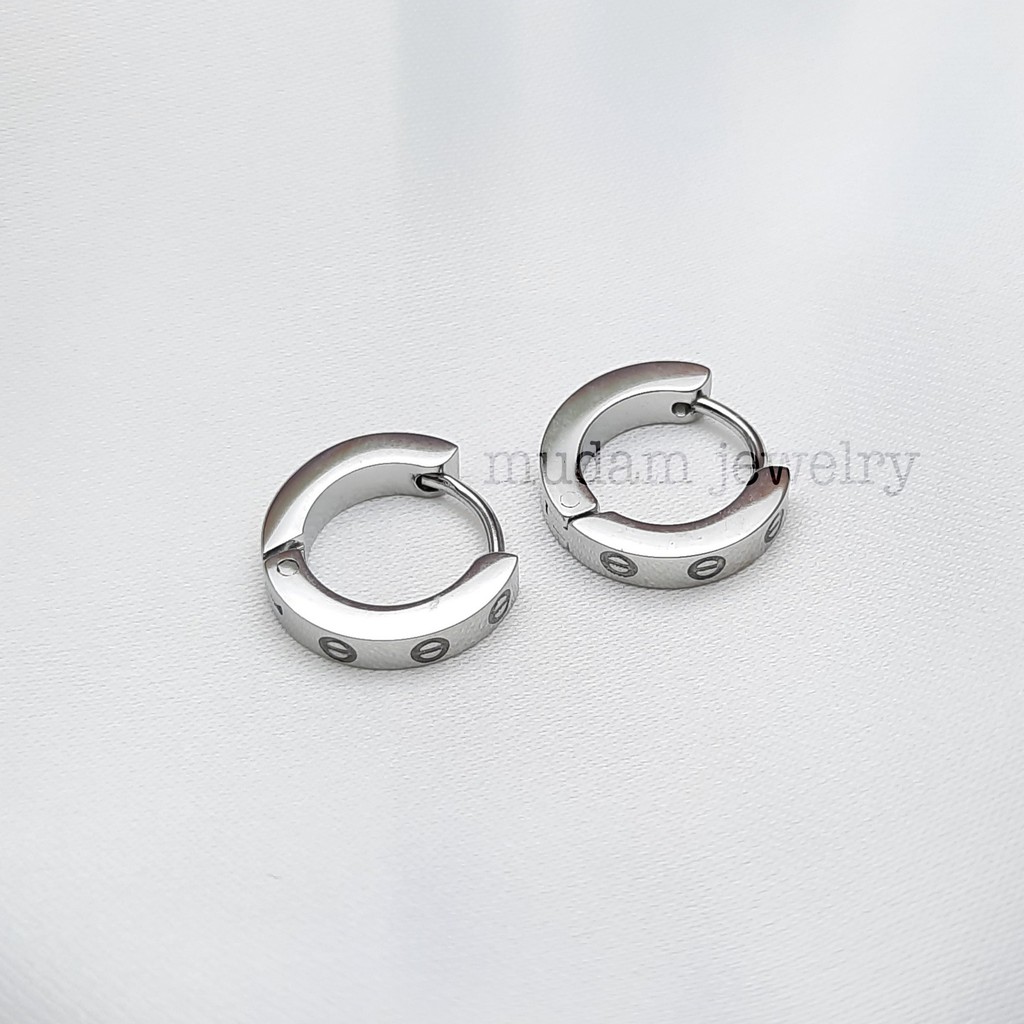 Anting Jepit Titanium  C4tier Polos Dengan Lebar 0,3 cm Untuk Wanita dan Laki-Laki
