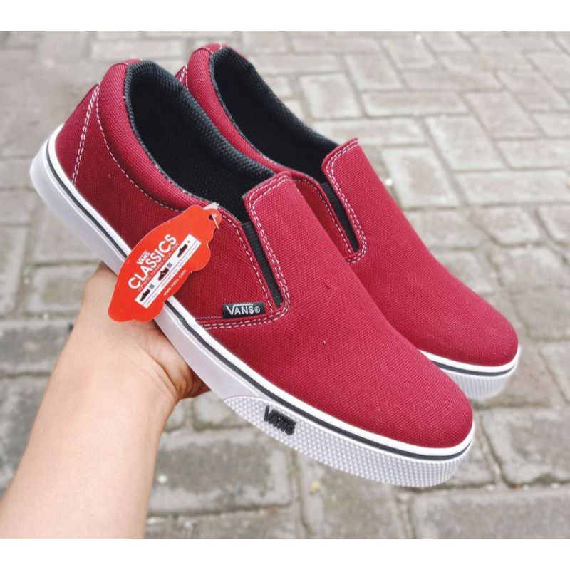 Sepatu slip on/Sepatu Vans/Sepatu kasual/Sepatu formal