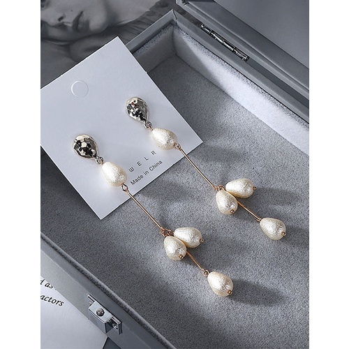 LRC Anting Tusuk Fashion White Long Fringe Pearl Irregular Concave Alloy Stud Earrings Y63794