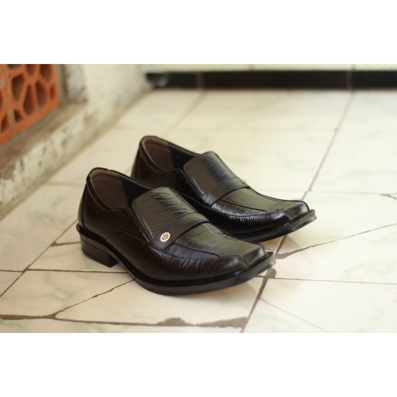 SEPATU PANTOFEL de CARVALHO 2019 HITAM KULIT ASLI