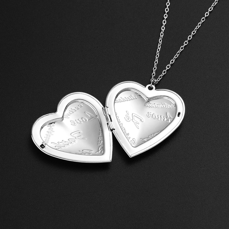 Kalung Rantai Liontin Hati Motif Ukir Tulisan I Love you Bahan Alloy Warna Silver Untuk Wanita