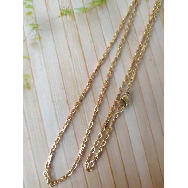 Kalung Bulat Pipih Emas Titanium Kalung Fashion